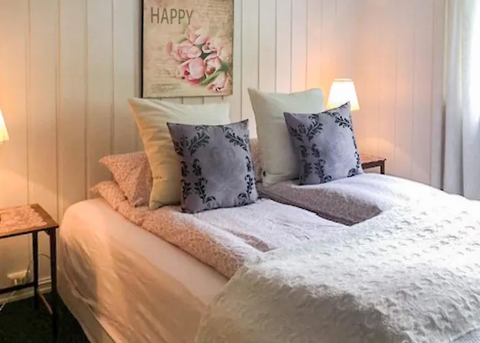 7 Person In * Молде